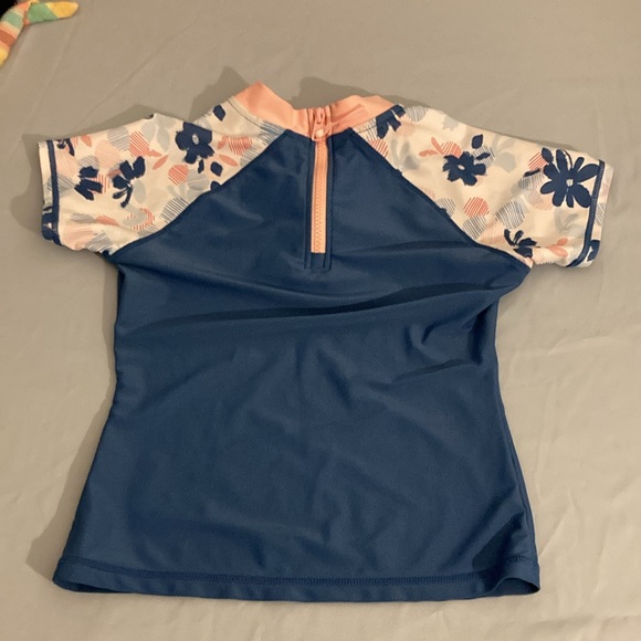 Eddie Bauer girls swim suit like new - Picture 2 of 8